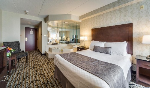 Monte Carlo Inns Oakville Suites image 10