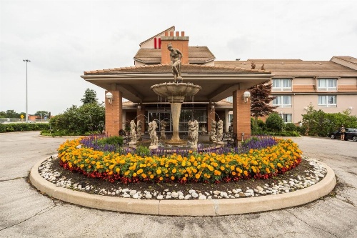 Monte Carlo Inns Oakville Suites image 23