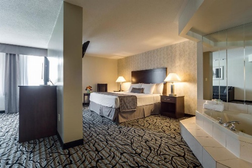 Monte Carlo Inns Oakville Suites image 26