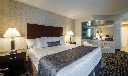 Monte Carlo Inns Oakville Suites image 28
