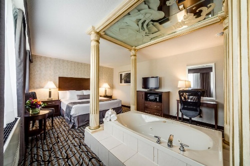 Monte Carlo Inns Oakville Suites image 31