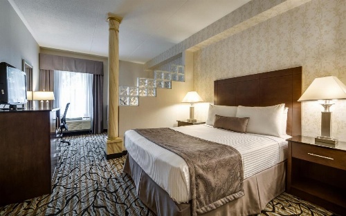 Monte Carlo Inns Oakville Suites image 34